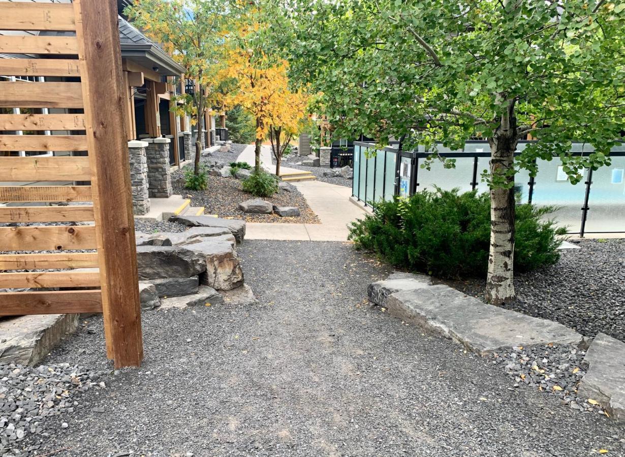 Fenwick Vacation Rentals - Scenic 1 Bedroom Plus Den, Pet Friendly Dead Mans Flats Exterior photo