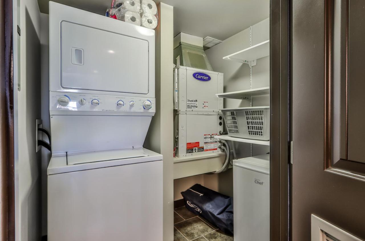 Fenwick Vacation Rentals - Scenic 1 Bedroom Plus Den, Pet Friendly Dead Mans Flats Exterior photo