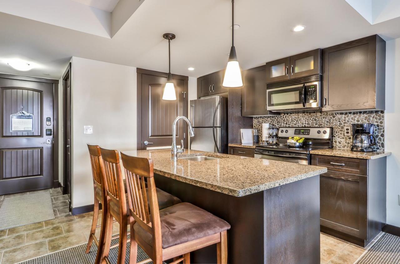 Fenwick Vacation Rentals - Scenic 1 Bedroom Plus Den, Pet Friendly Dead Mans Flats Exterior photo